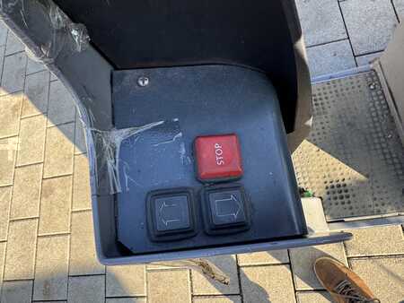 Schlepper 2019  Jungheinrich EZS130 Li-Ion (14)