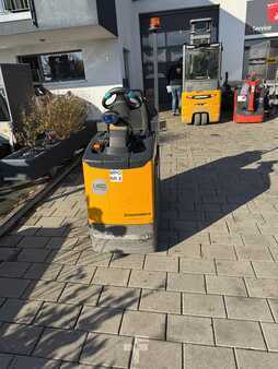 Schlepper 2019  Jungheinrich EZS130 Li-Ion (3)
