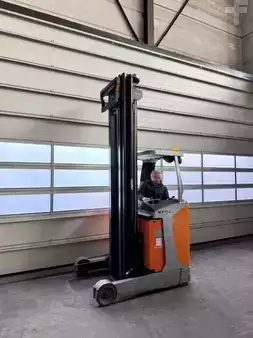 Carretilla retráctil 2015  Still FM-X 14 (2)