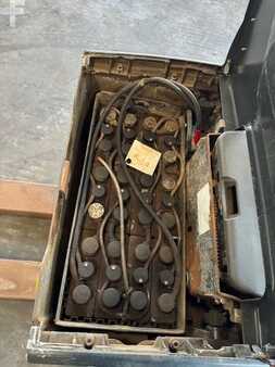 Gerbeurs à conducteur porté debout - Still EXH-S 25 (8)