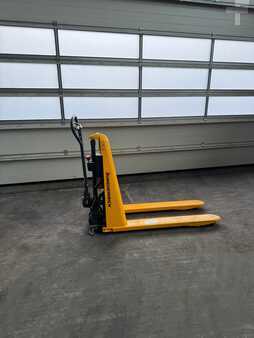 Schaarpalletwagens 2021  Jungheinrich AMX10e (2)