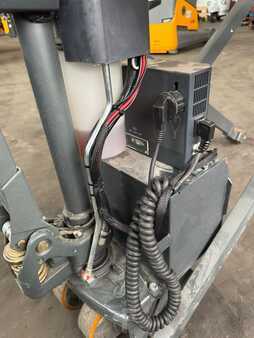 Schaarpalletwagens 2021  Jungheinrich AMX10e (12)