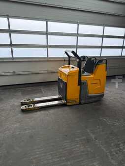 Låglyftare El 2022  Jungheinrich ERE 225 (1)