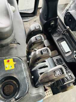 Sähkö - 4 pyör 2021 Doosan B25X-7 (4)