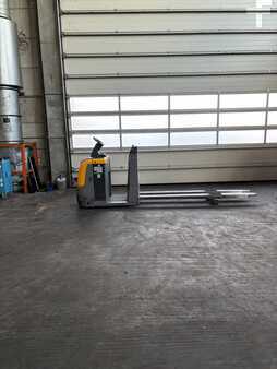 Horizontal-Kommissionierer 2018  Jungheinrich ECE 225 (1)