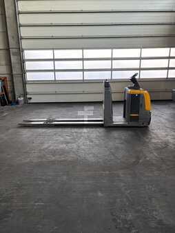 Horizontal-Kommissionierer 2018  Jungheinrich ECE 225 (12)