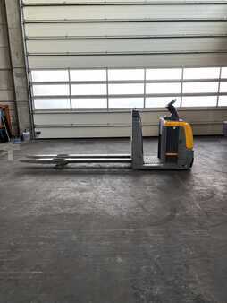 Horizontal-Kommissionierer 2018 Jungheinrich ECE 225 (3)