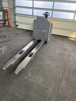 Horizontális komissiózó 2016  Jungheinrich ECE 225 (12)