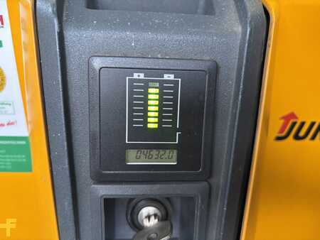 Transpalettes éléctriques 2015  Jungheinrich EJE 120 (2)