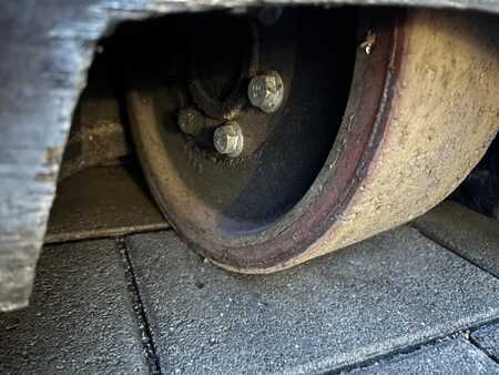 4 vejs reachtruck 2017  Jungheinrich ETV-Q 25 neue Batterie (16)