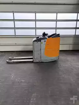 Transpaleta eléctrica 2019  Still EXU-S22 (1)