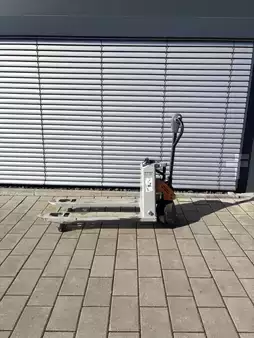 Transpaleta eléctrica 2023  Still ECH12C (2)