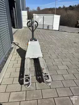 Transpaleta eléctrica 2023  Still ECH12C (5)