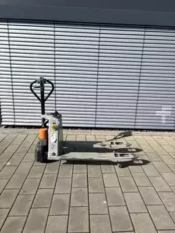 Transpaleta eléctrica 2023  Still ECH12C (7)