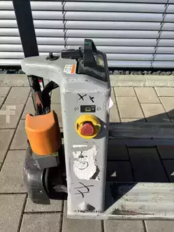 Transpaleta eléctrica 2023  Still ECH12C (8)