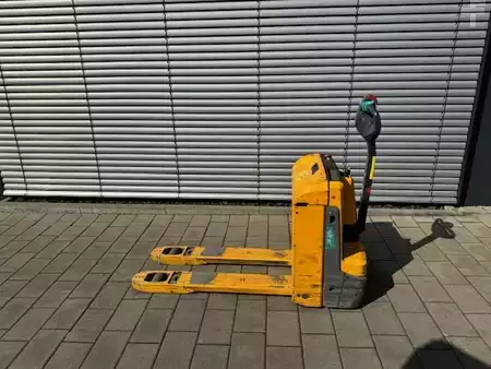 Elektrische palletwagens 2019  Jungheinrich EJE 116 (2)