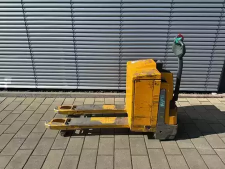Transpallet elettrici 2017  Jungheinrich EJE 220 (2)