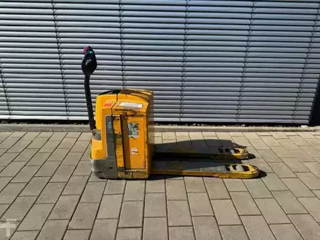 Transpallet elettrici 2017  Jungheinrich EJE 220 (3)