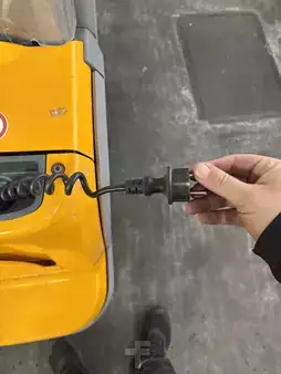 Ruční vysokozdvižný vozík 2018  Jungheinrich EJC 110 Li-Lion (13)