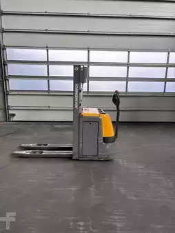 Apilador eléctrico 2018  Jungheinrich EJC 212 (1)