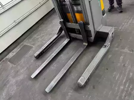 Apilador eléctrico 2019  Jungheinrich EJC B 12 (2)