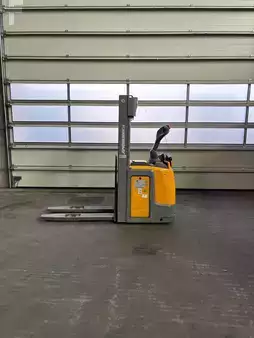 Apilador eléctrico 2017  Jungheinrich ERC 216 (1)