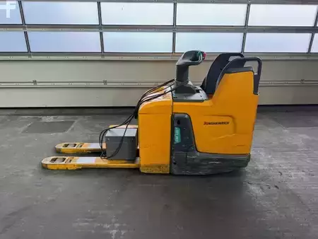 Nízkozdvižný vozík 2020  Jungheinrich ERE 120 (2)