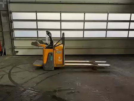 Transpalettes électriques 2019  Jungheinrich ERE 120 --> Gabellänge 1800 mm!! (4)