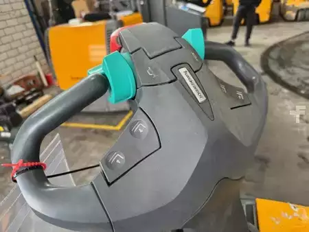 Transpalettes électriques 2019  Jungheinrich ERE 120 --> Gabellänge 1800 mm!! (7)