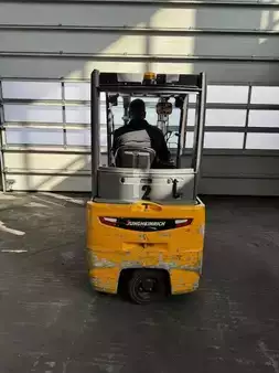 3-wiel elektrische heftrucks 2020  Jungheinrich EFG 220 (5)