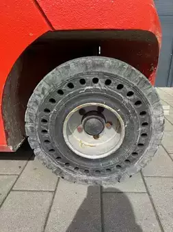 Gas gaffeltruck 2002  BT CBG 2.5 (16)