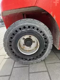 Gas gaffeltruck 2002  BT CBG 2.5 (17)