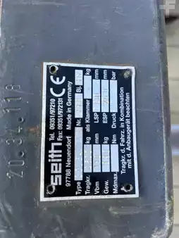 Négyutas tolóoszlopos targonca 2014  Jungheinrich ETV Q 20 (15)