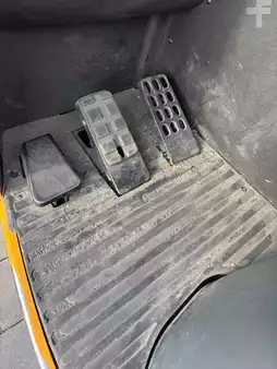 Négyutas tolóoszlopos targonca 2014  Jungheinrich ETV Q 20 (21)