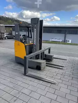 Négyutas tolóoszlopos targonca 2014  Jungheinrich ETV Q 20 (3)