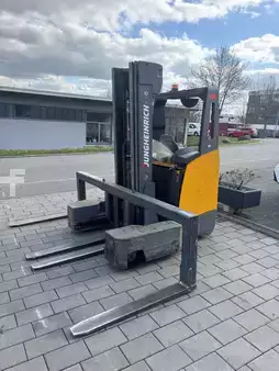 Négyutas tolóoszlopos targonca 2014  Jungheinrich ETV Q 20 (4)