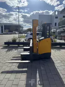 Négyutas tolóoszlopos targonca 2014  Jungheinrich ETV Q 20 (1)