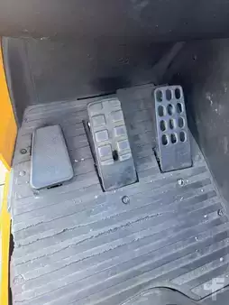 Négyutas tolóoszlopos targonca 2014  Jungheinrich ETV Q 20 (18)