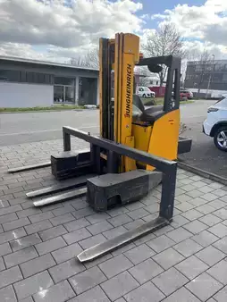 Négyutas tolóoszlopos targonca 2014  Jungheinrich ETV Q 20 (21)