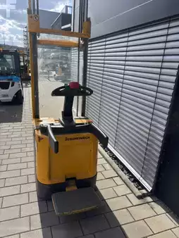 Hochhubwagen 2011  Jungheinrich ERC 214 (4)