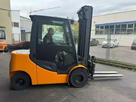 Dieselový VZV 2015  Jungheinrich DFG430s 400ZT (6)