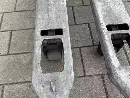 Transpaleta eléctrica 2018  Still EXUH20 (5)