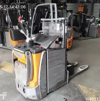 Stacker pedestre 2019  Still EXD-SF-20 (1)