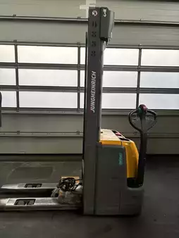 Ruční vysokozdvižný vozík 2018  Jungheinrich EJC214 (1)