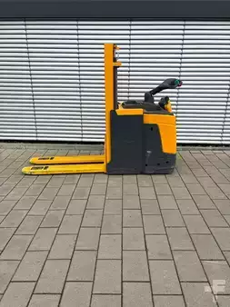 Stapelaars 2014  Jungheinrich ERD 220 KLPF (1)