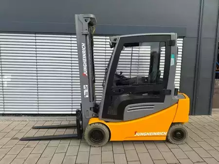 Electric - 4 wheels 2020  Jungheinrich EFG 318 Li-Ion (1)