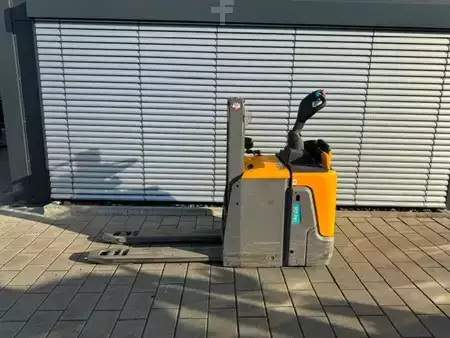 Magasemelésű béka 2018  Jungheinrich ERD 220 (1)