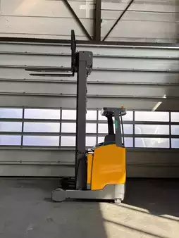 Schubmaststapler  Jungheinrich ETV 214 (2)