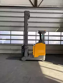Schubmaststapler  Jungheinrich ETV 214 (4)