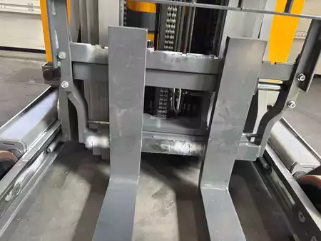 Schubmaststapler  Jungheinrich ETV 214 (9)